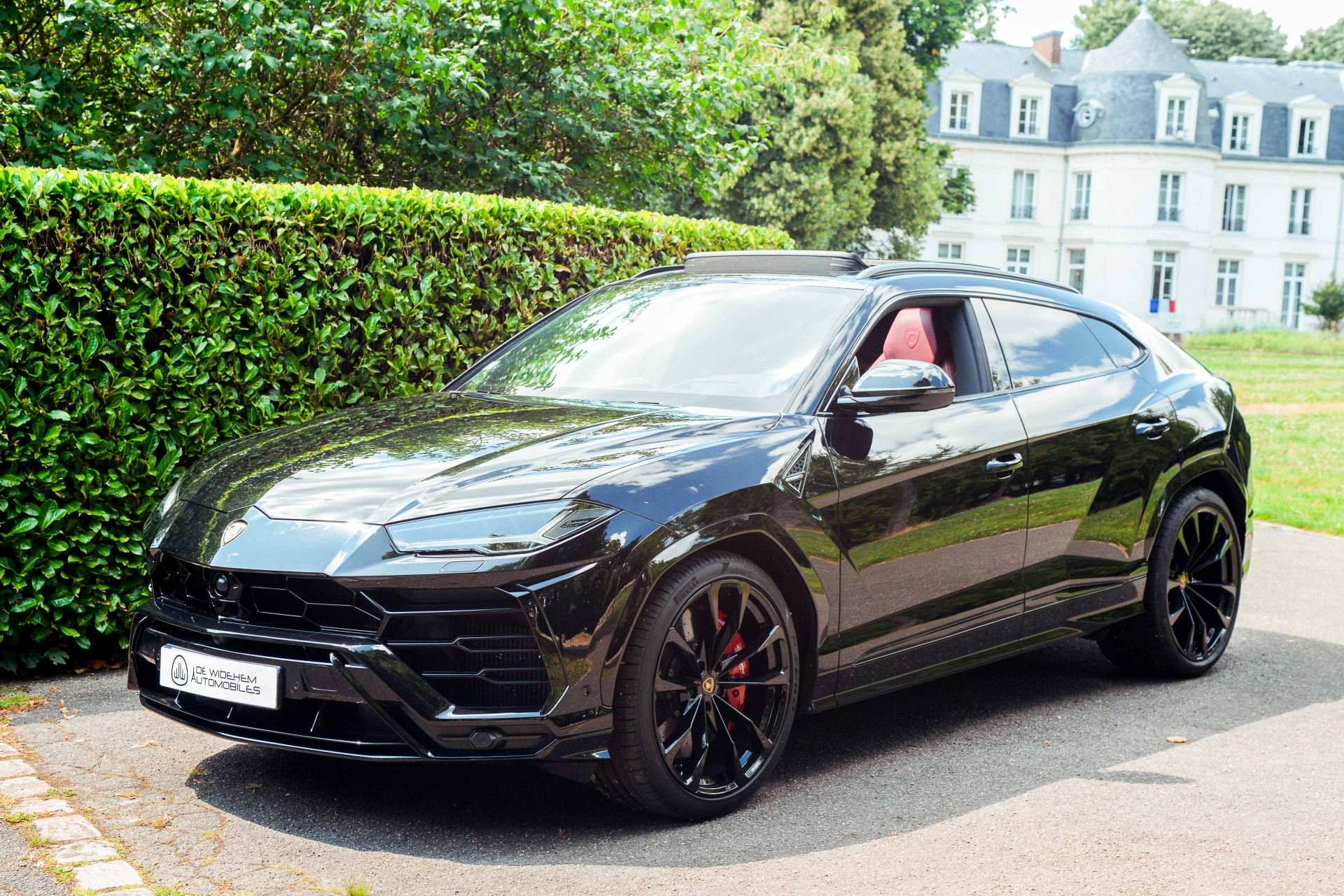 LAMBORGHINI URUS 