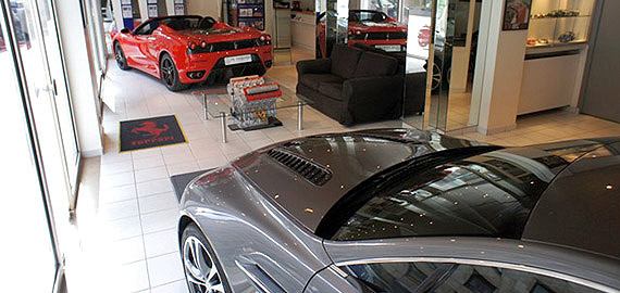 Showroom vente de ferrari, Lamborghini et Porsche d'occasion à Paris